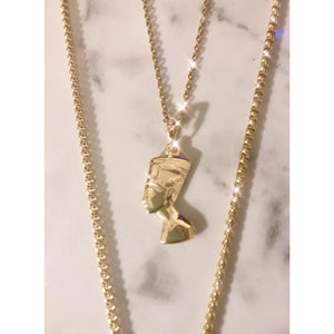 
            
                Load image into Gallery viewer, Petite Queen Necklace
            
        